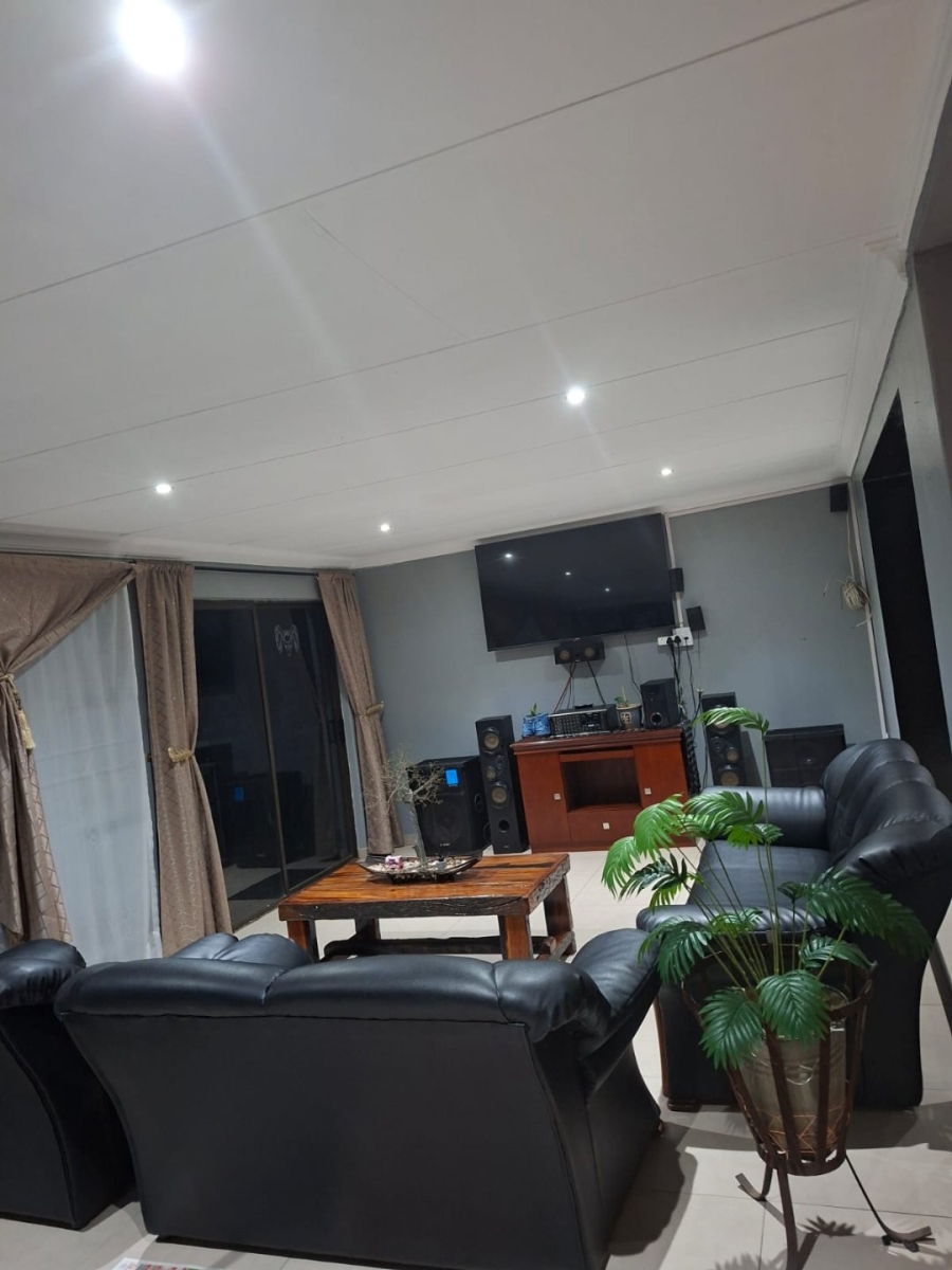 7 Bedroom Property for Sale in Deneysville Free State